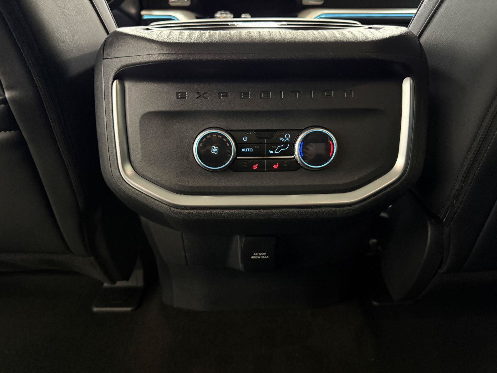 Used 2025 Ford Expedition Max Platinum AWD/4WD image 27