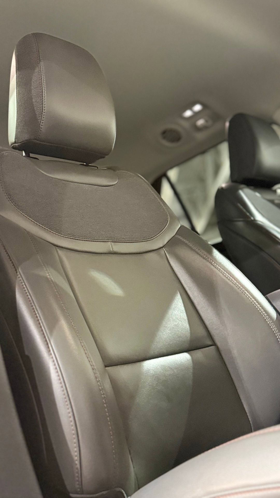 Used 2025 Ford Explorer Active w/ Active Comfort Package image 67