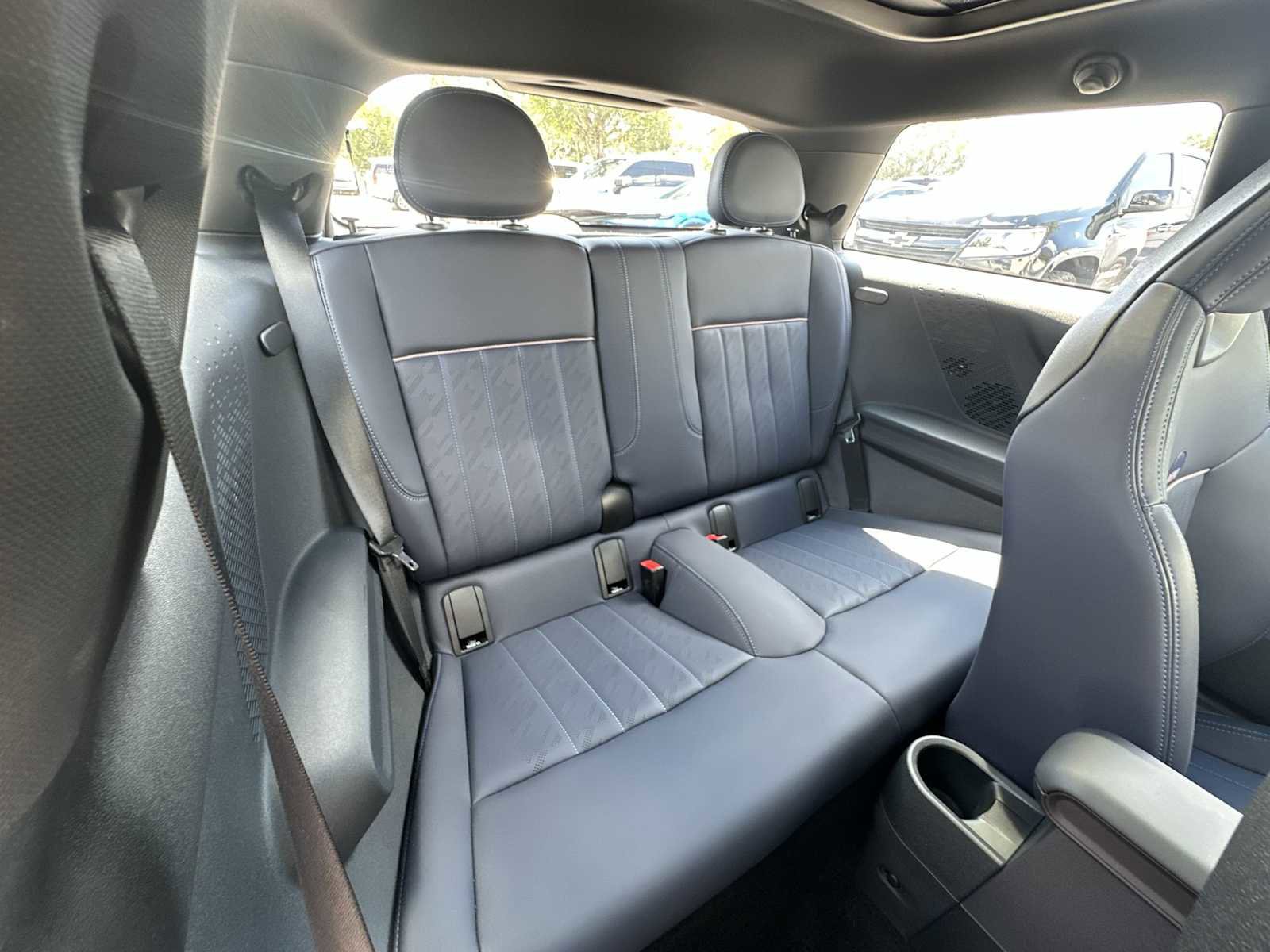 Used 2025 MINI Cooper 2-Door Hardtop image 18