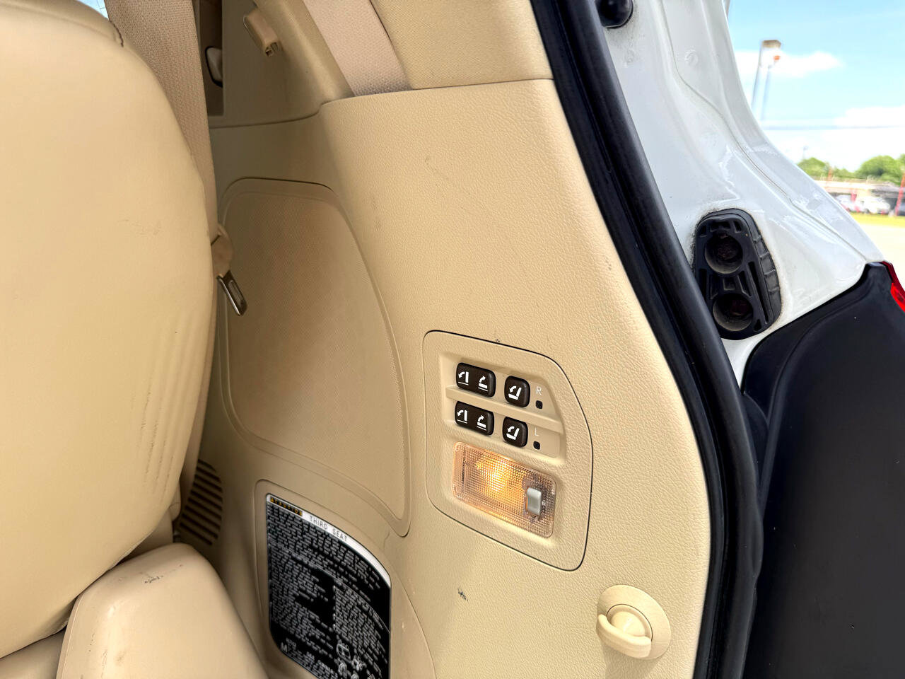 Used 2015 Lexus LX 570 4WD image 10