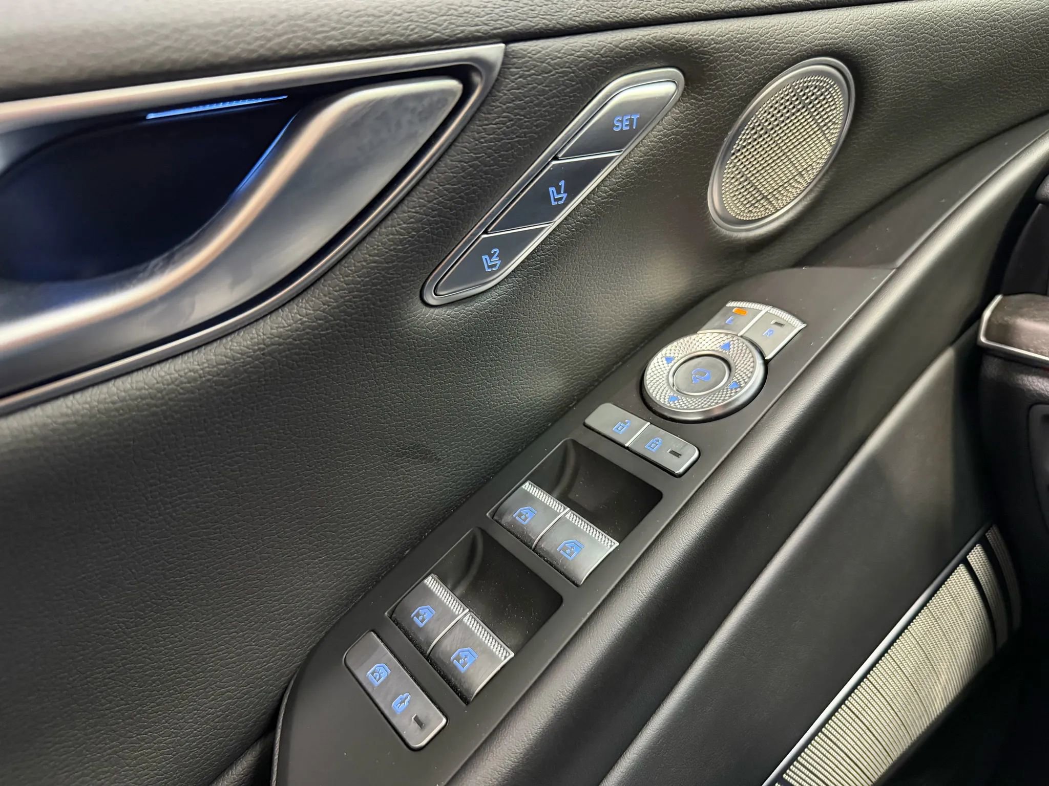 Used 2024 Genesis G80 image 24