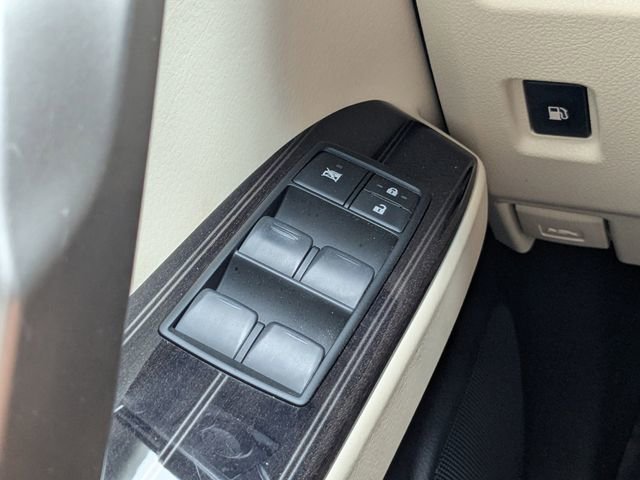 Used 2021 Lexus GX 460 Premium w/ Accessory Package image 27