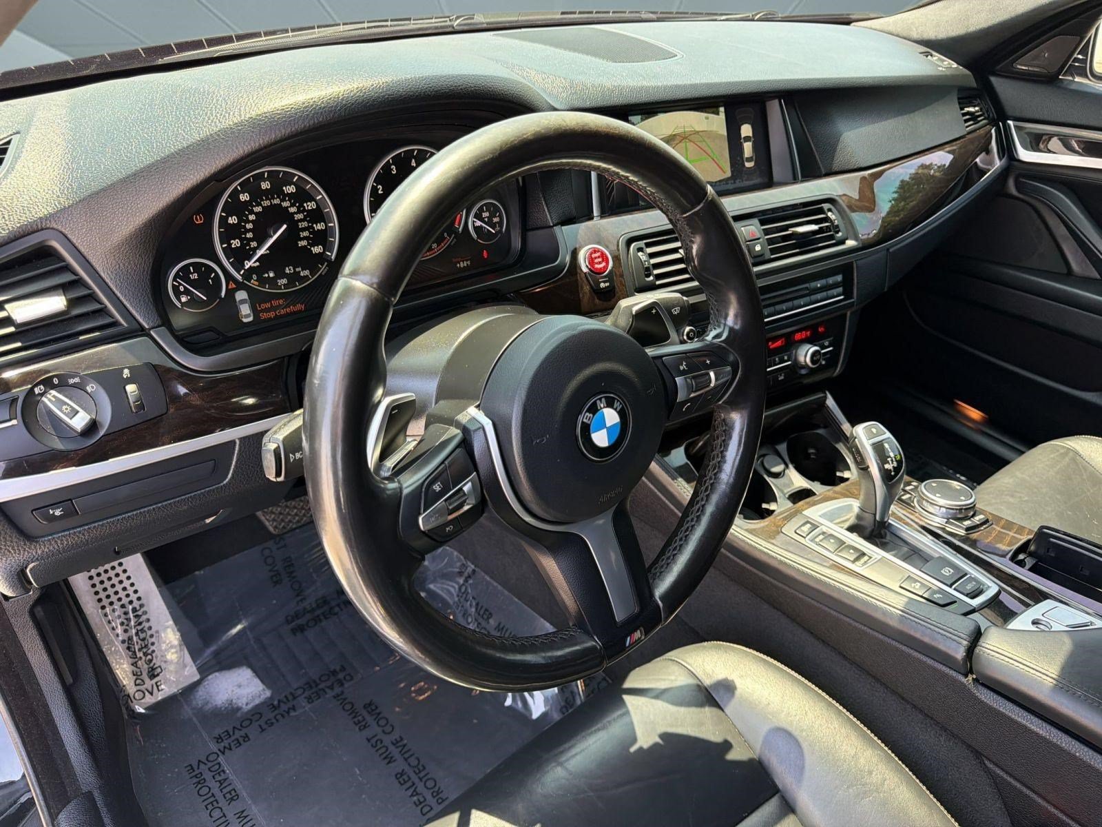 Used 2016 BMW 528i xDrive Sedan w/ M Sport AWD/4WD image 4