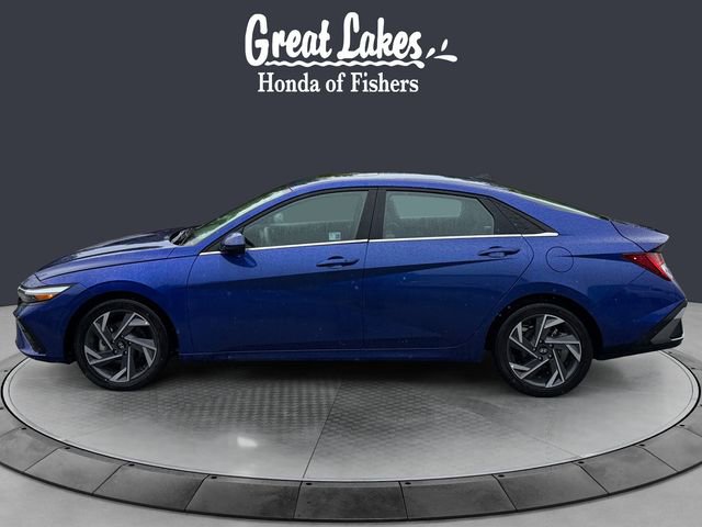 Used 2025 Hyundai Elantra SEL FWD image 2