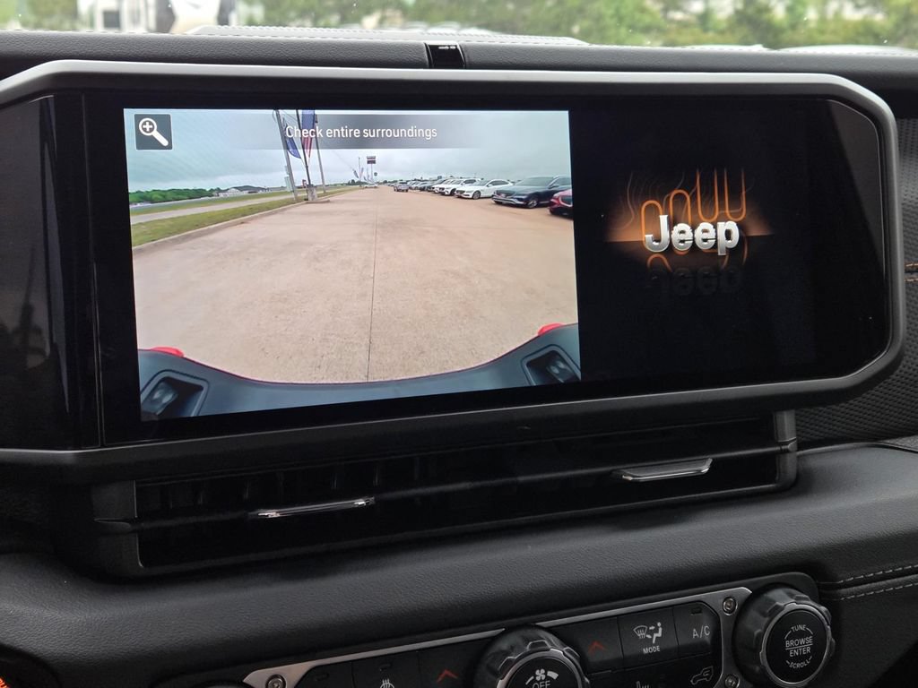 Used 2024 Jeep Gladiator Mojave w/ Safety Group AWD/4WD image 16