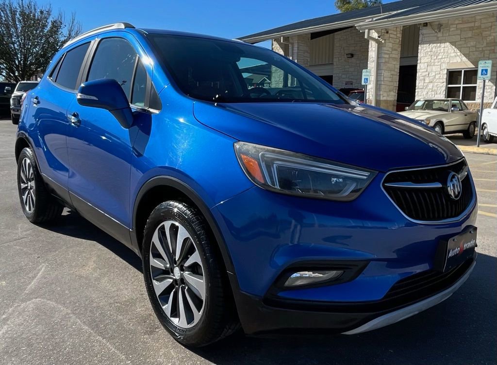 Used 2018 Buick Encore Essence image 3