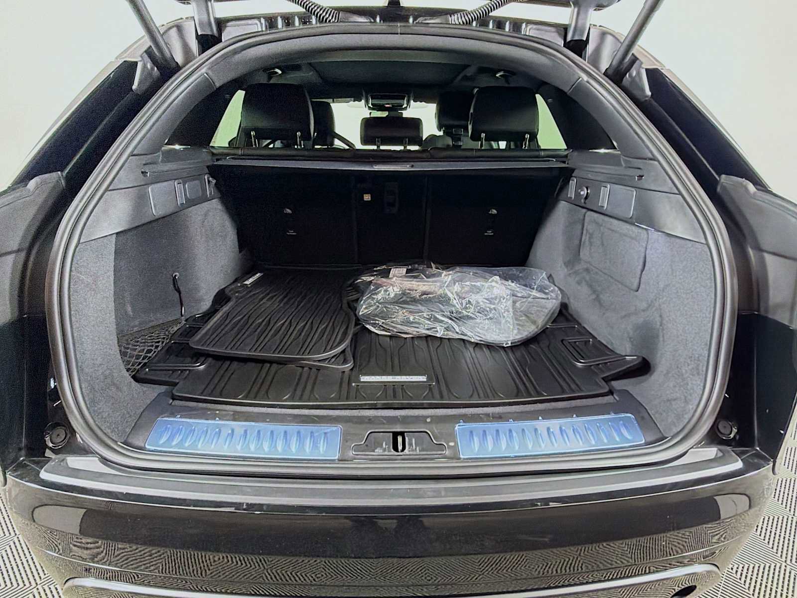 Used 2026 Land Rover Range Rover Velar Dynamic SE AWD/4WD image 26