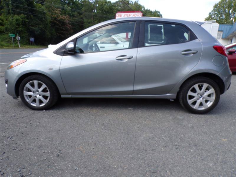Used 2012 MAZDA MAZDA2 Touring FWD image 11