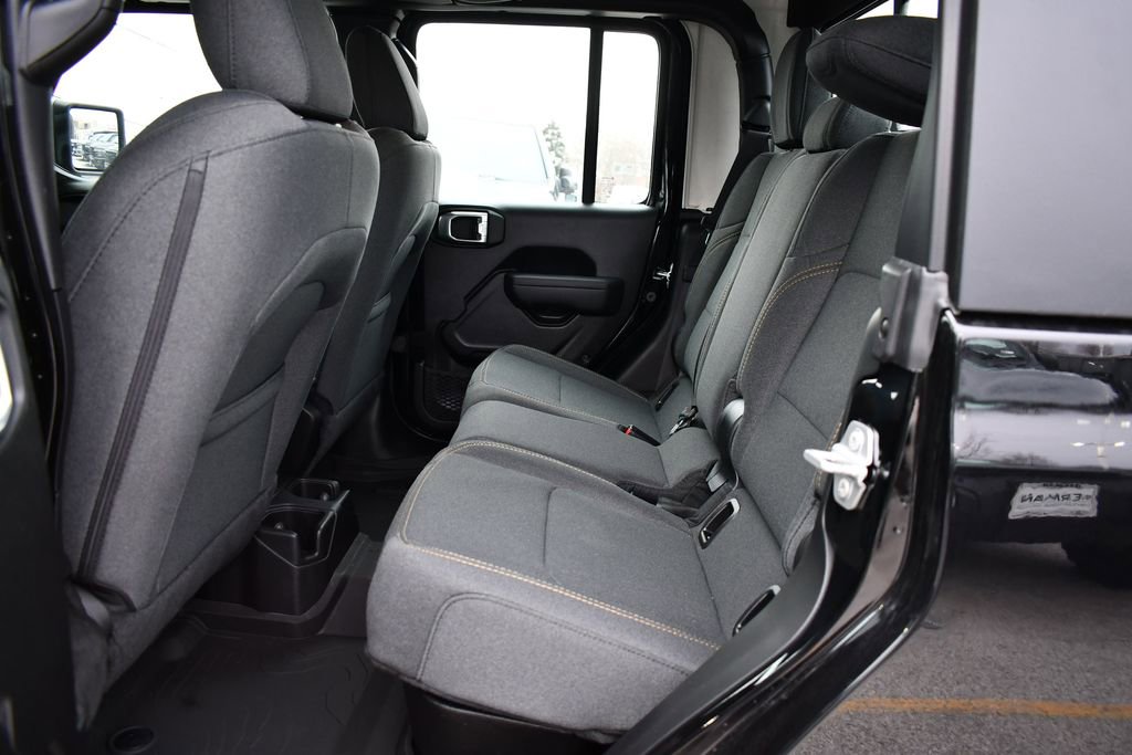 New 2026 Jeep Gladiator Sport image 9