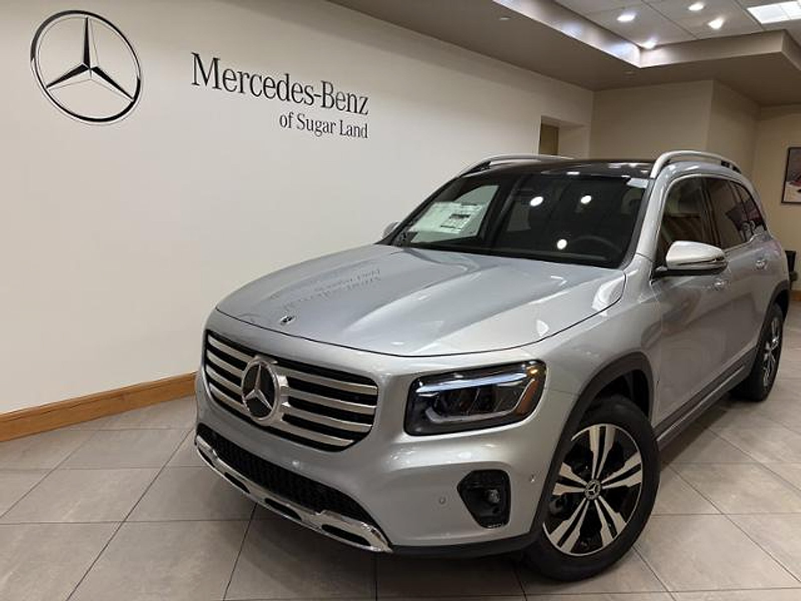 New 2026 Mercedes-Benz GLB 250 image 1