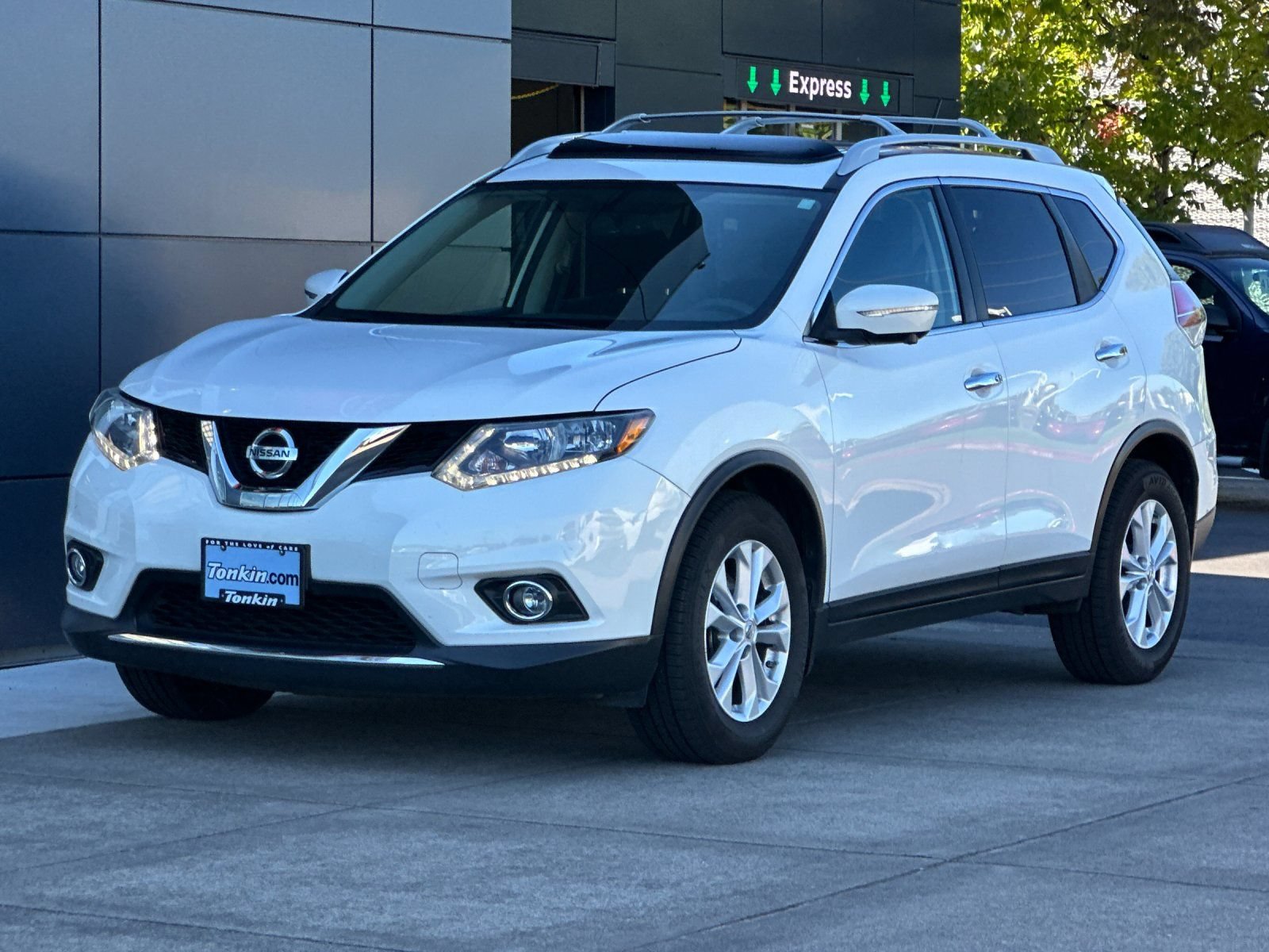 Used 2014 Nissan Rogue SV w/ SV Premium Package FWD image 7