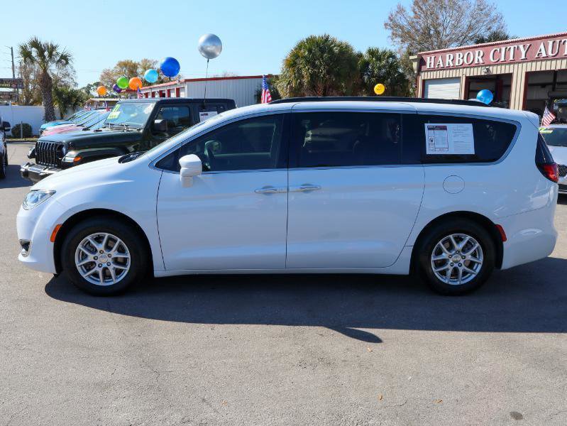 Used 2020 Chrysler Pacifica Touring w/ Cold Weather Group image 2