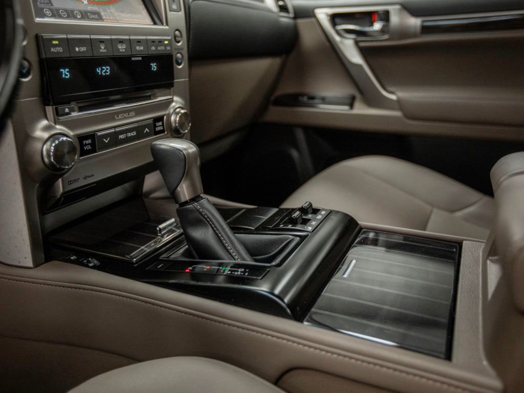 Used 2021 Lexus GX 460 Premium w/ Premium Package image 24