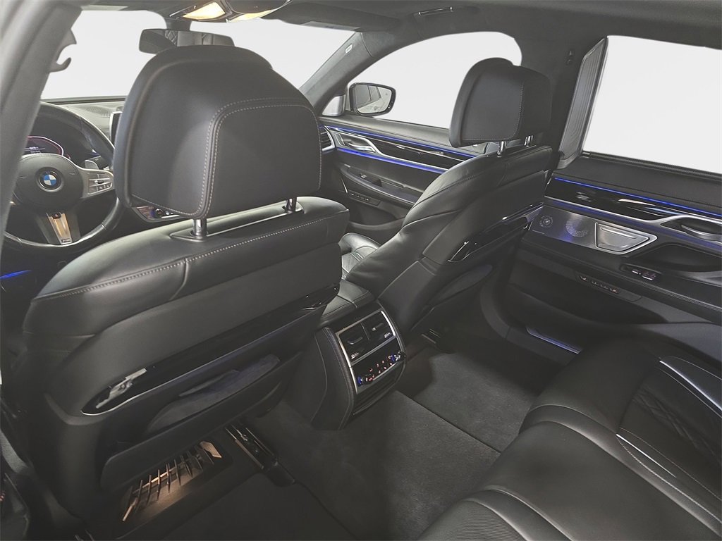 Used 2020 BMW 750i xDrive w/ Autobahn Package image 13