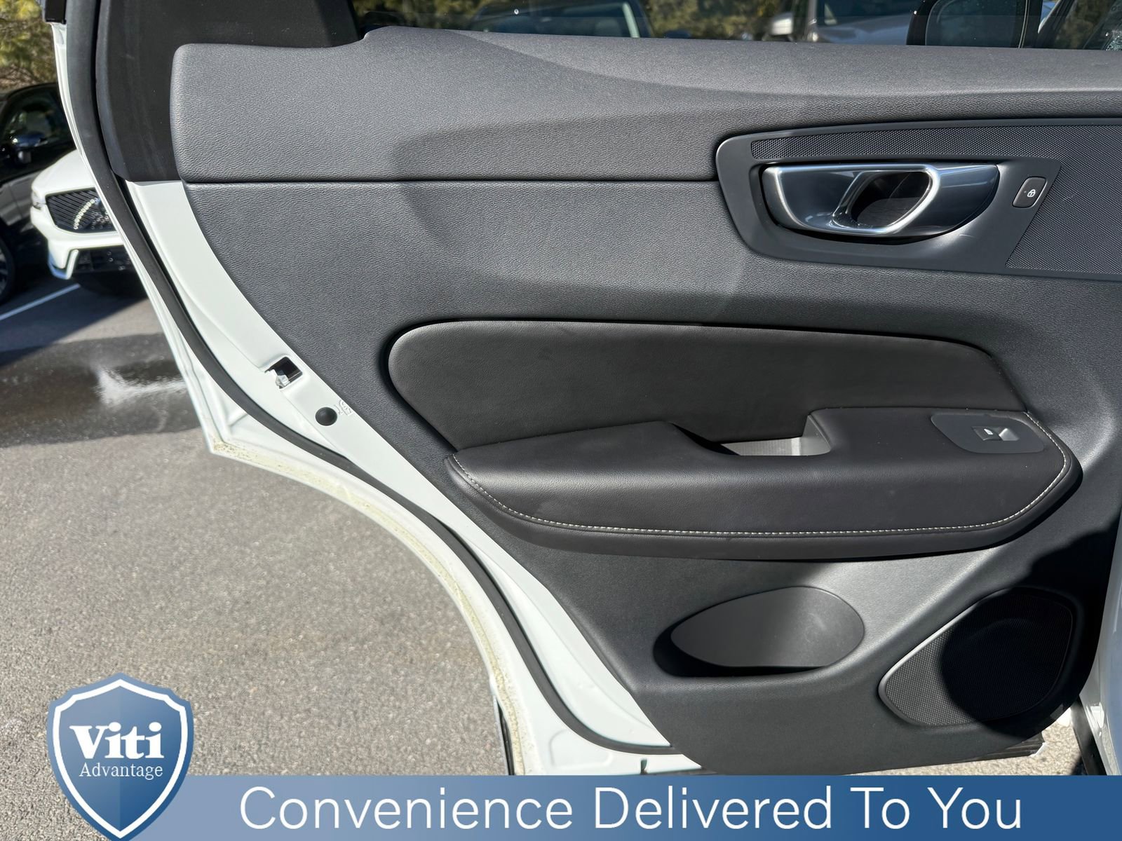 Certified 2023 Volvo XC60 B5 Ultimate w/ Climate Package image 20