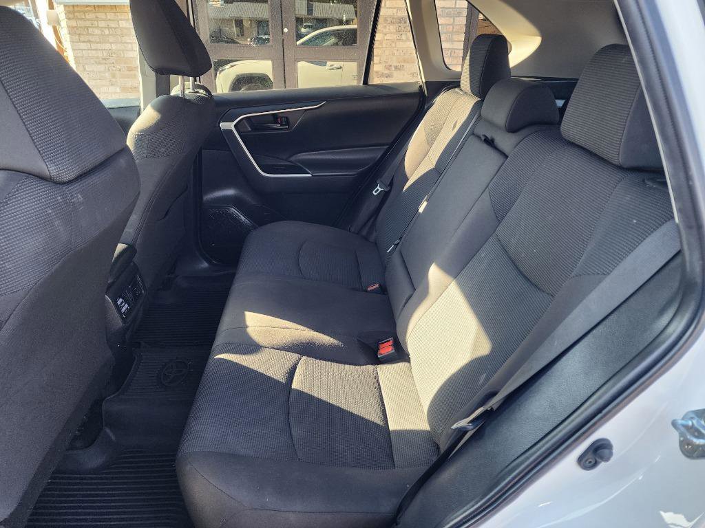 Used 2024 Toyota RAV4 LE image 10