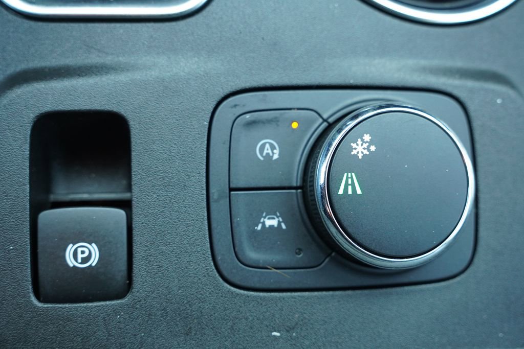 Used 2023 Chevrolet Traverse LT image 30