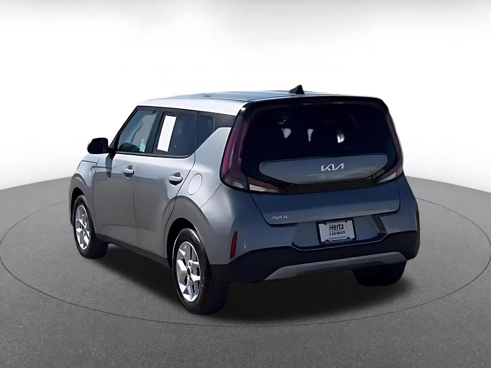 Used 2025 Kia Soul LX w/ LX Technology Package FWD image 11