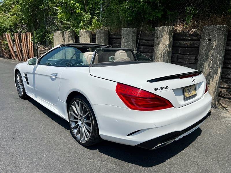 Used 2017 Mercedes-Benz SL 550 image 11