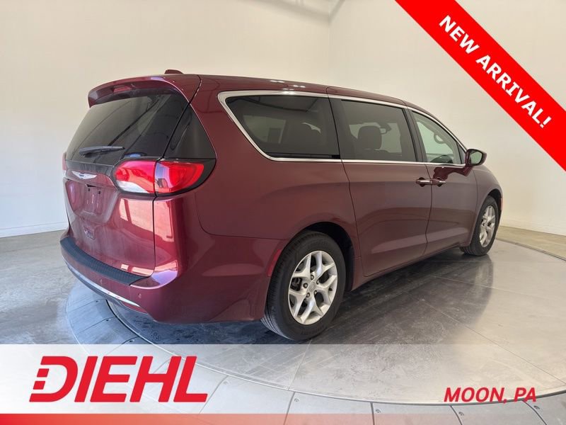 Used 2018 Chrysler Pacifica Touring Plus w/ Tire & Wheel Group image 7