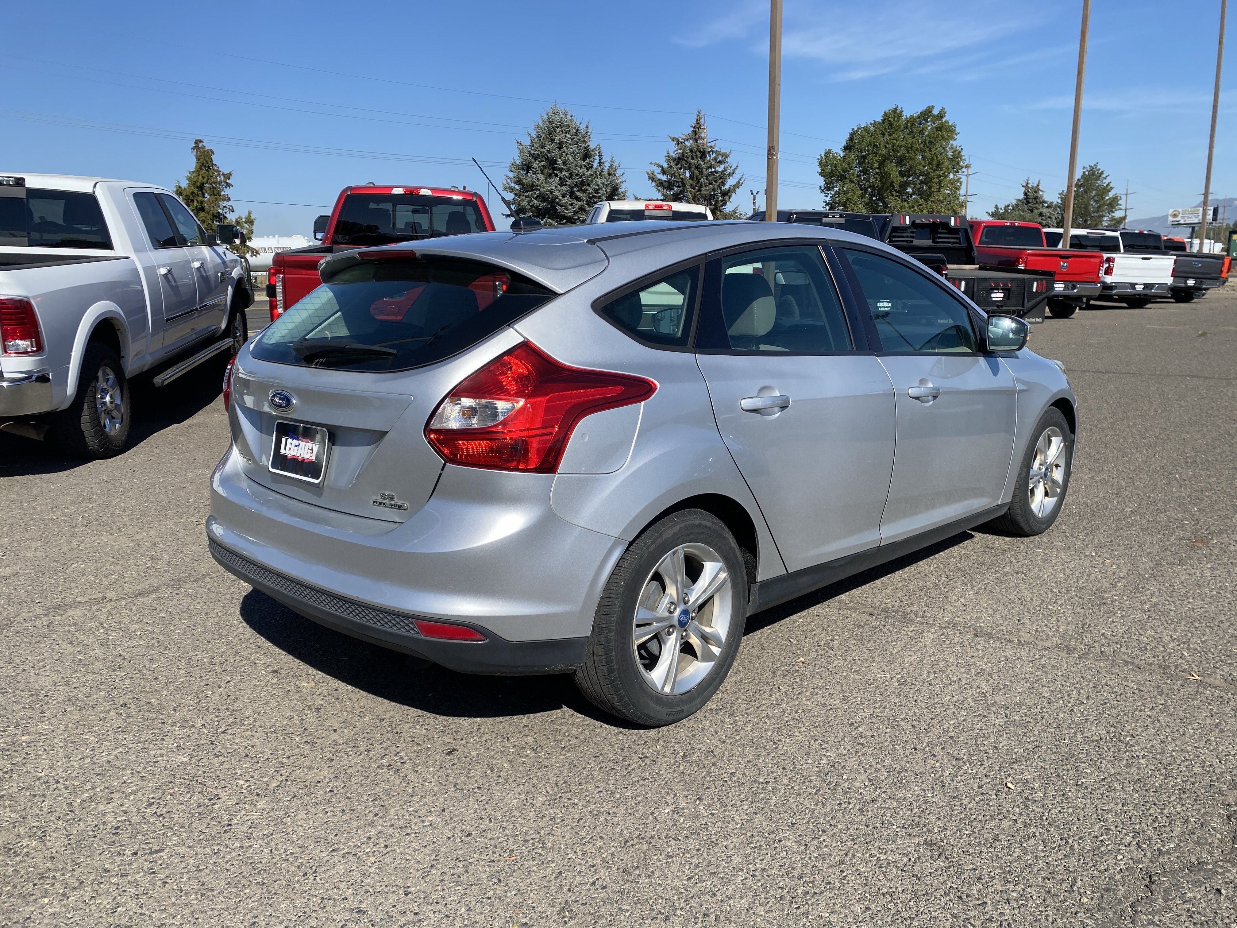 Used 2013 Ford Focus SE w/ SE Winter Pkg FWD image 3