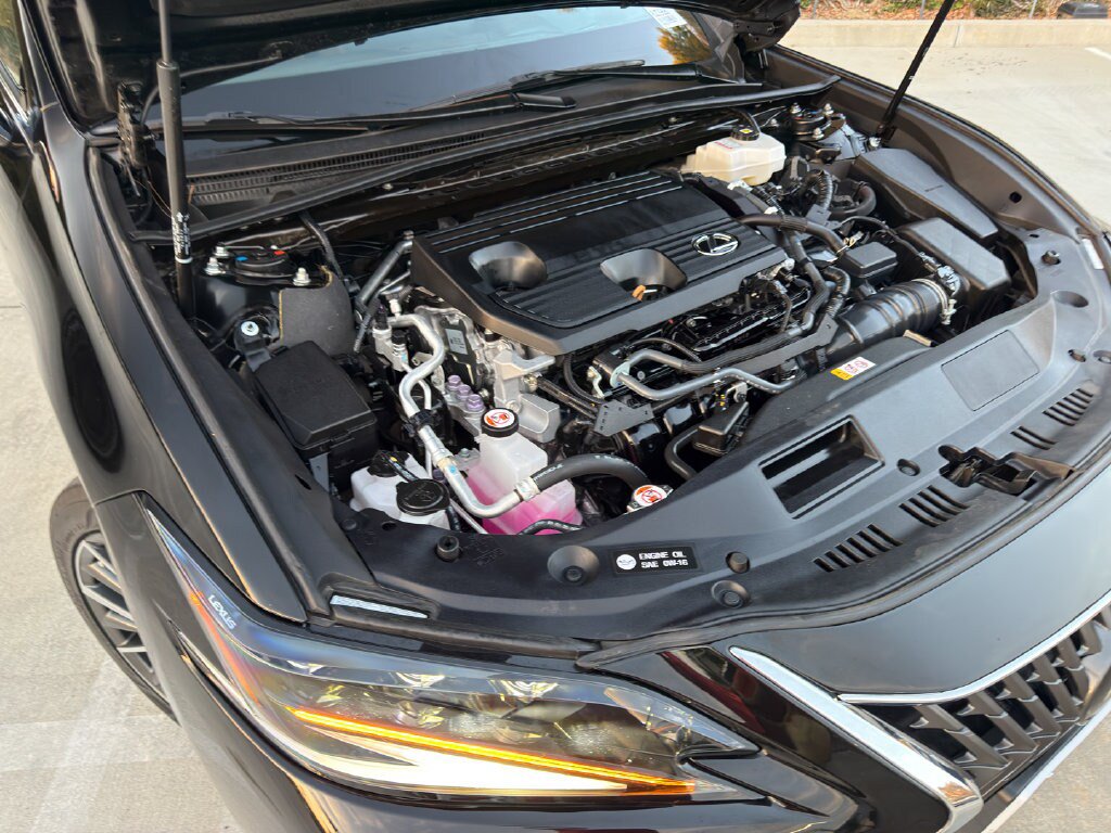 Certified 2024 Lexus ES 300h w/ Premium Package FWD image 6