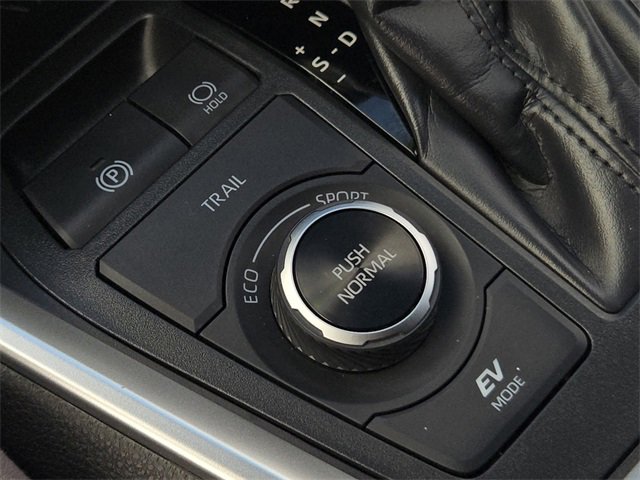 Certified 2025 Toyota RAV4 LE image 23