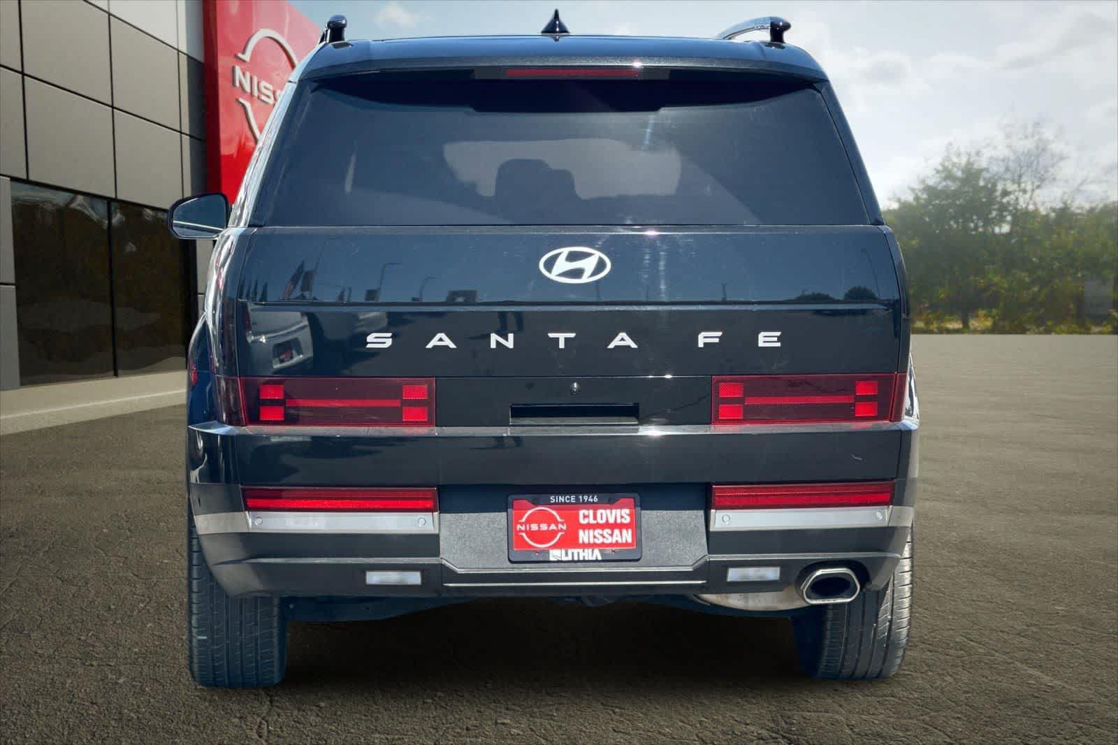 Used 2024 Hyundai Santa Fe Limited FWD image 8
