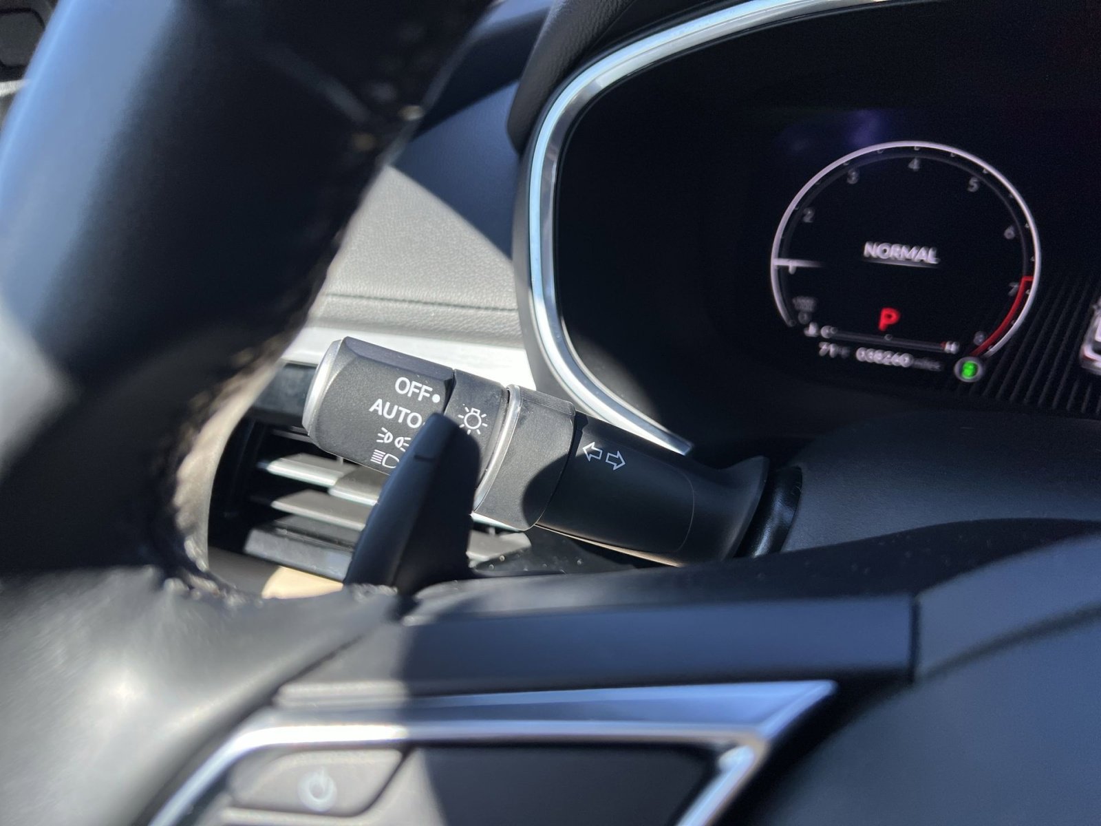 Used 2023 Acura MDX SH-AWD image 31