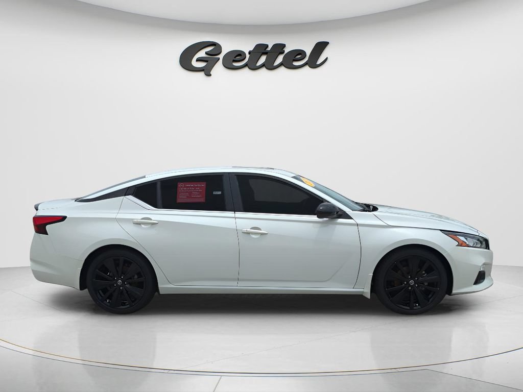Certified 2022 Nissan Altima 2.5 SR w/ Midnight Edition Package FWD image 4