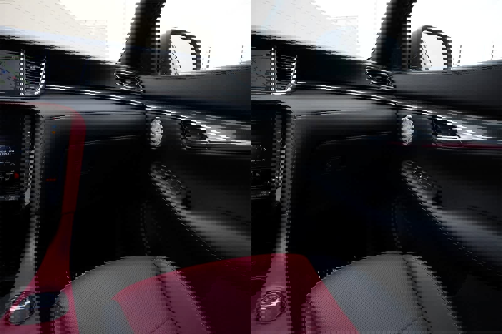 Certified 2025 INFINITI QX50 Sport w/ Cargo Package image 8