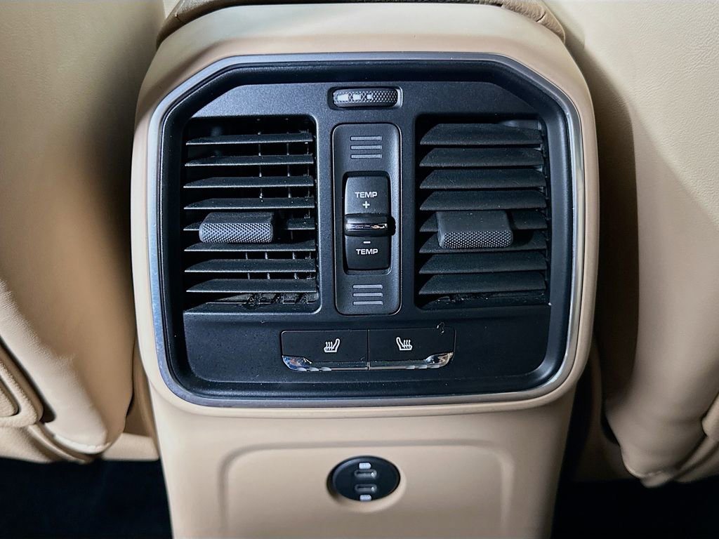 Used 2020 Porsche Macan S image 26