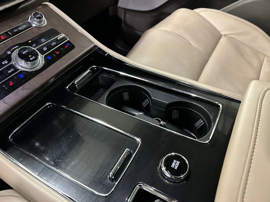 Certified 2023 Lincoln Aviator Reserve w/ Equipment Group 201A AWD/4WD image 18