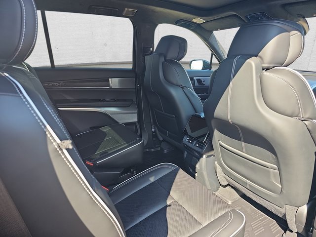 New 2026 Cadillac Vistiq Platinum image 11