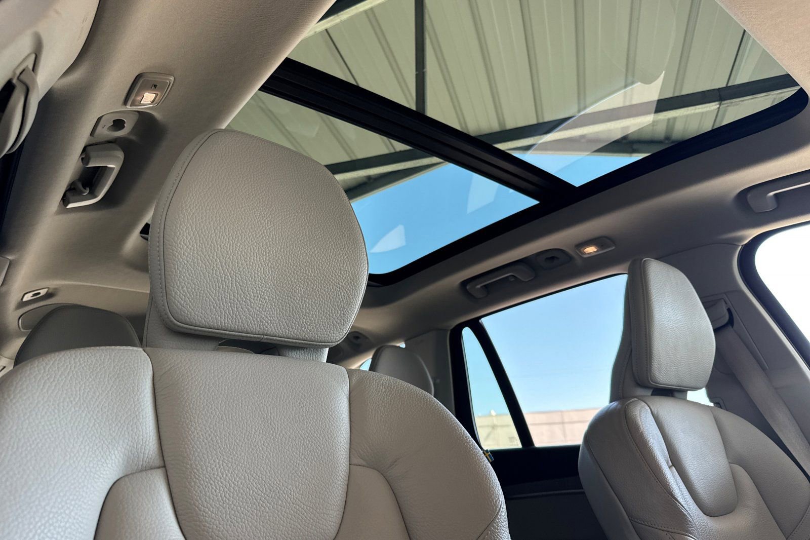 Used 2023 Volvo XC90 T8 Plus image 21