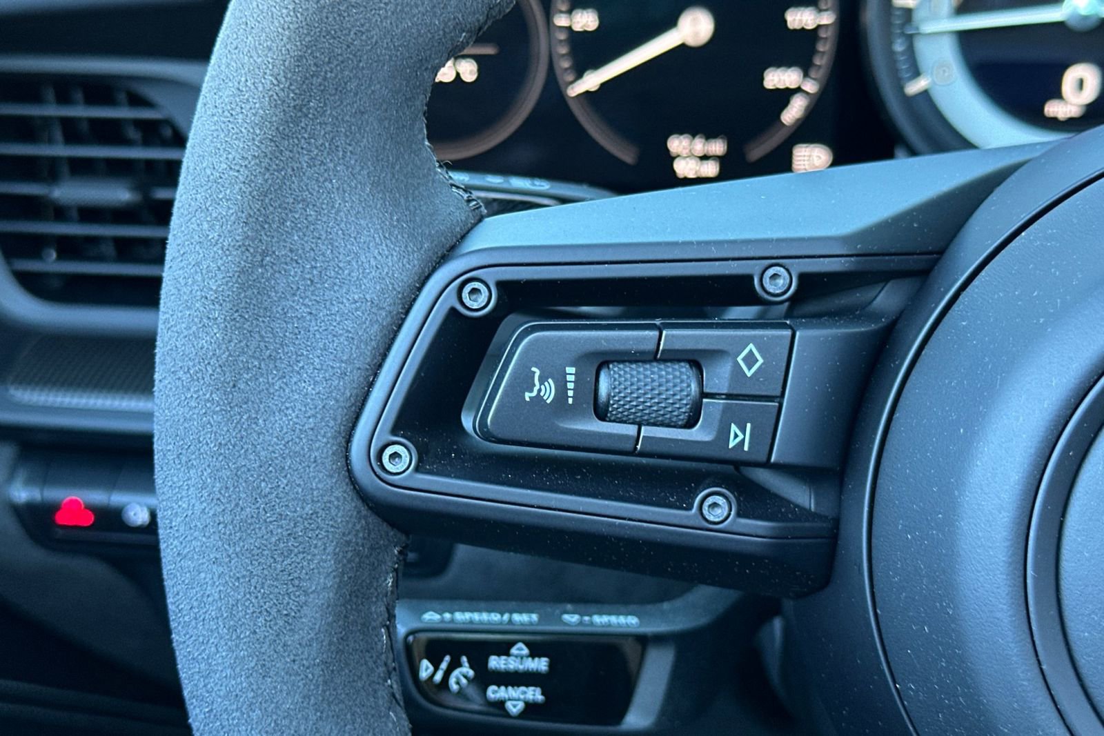 Used 2024 Porsche 911 Targa 4 GTS image 30