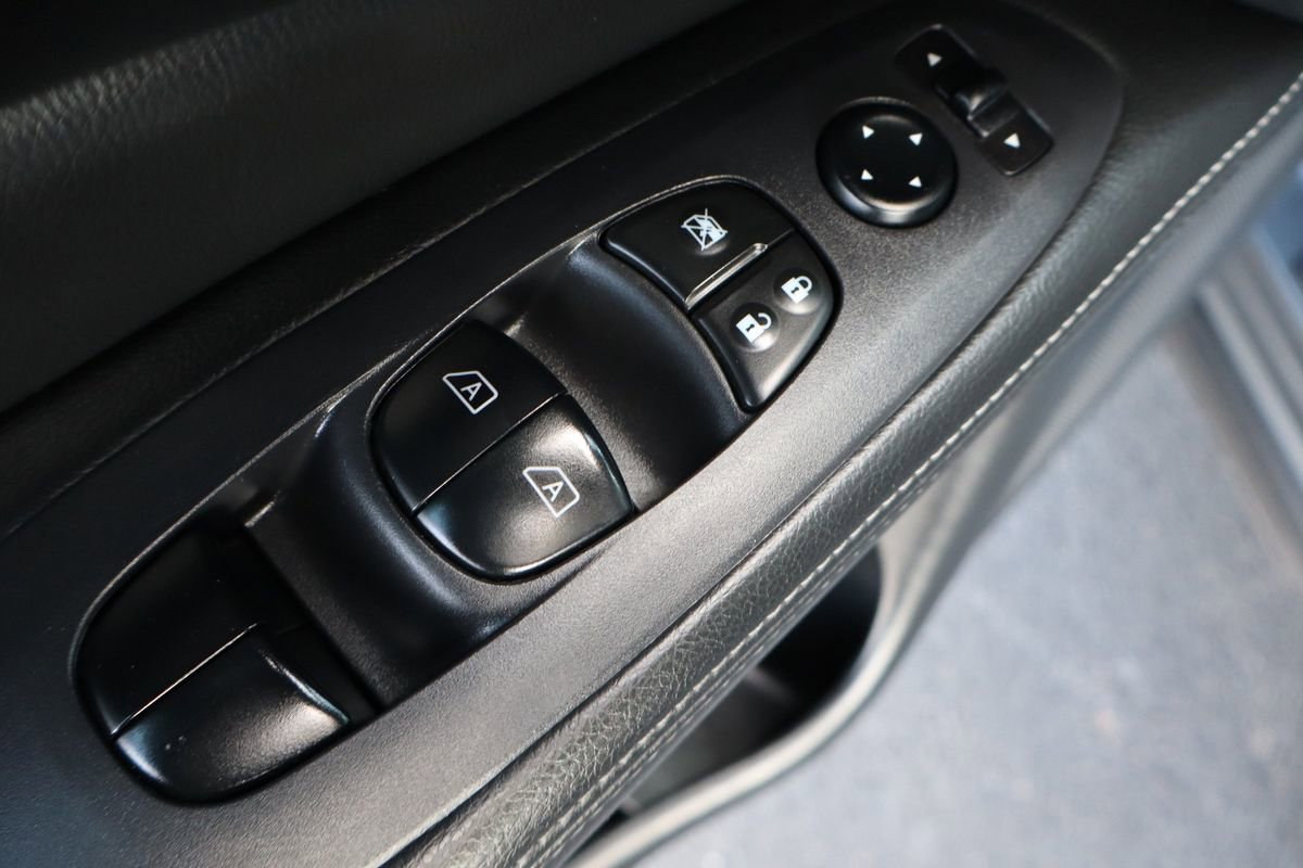 Used 2019 Nissan Pathfinder SL AWD/4WD image 29