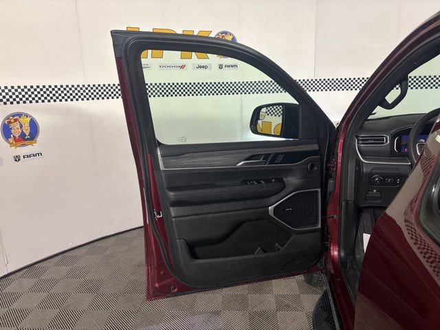 Used 2024 Jeep Wagoneer Series II image 18