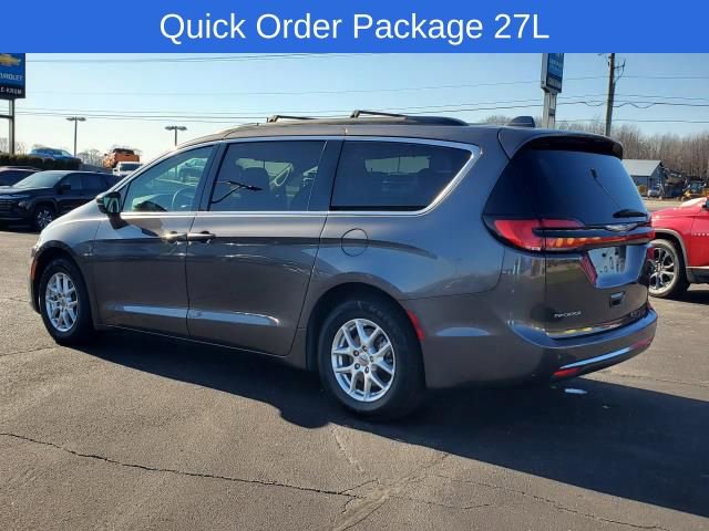 Used 2022 Chrysler Pacifica Touring-L video 3