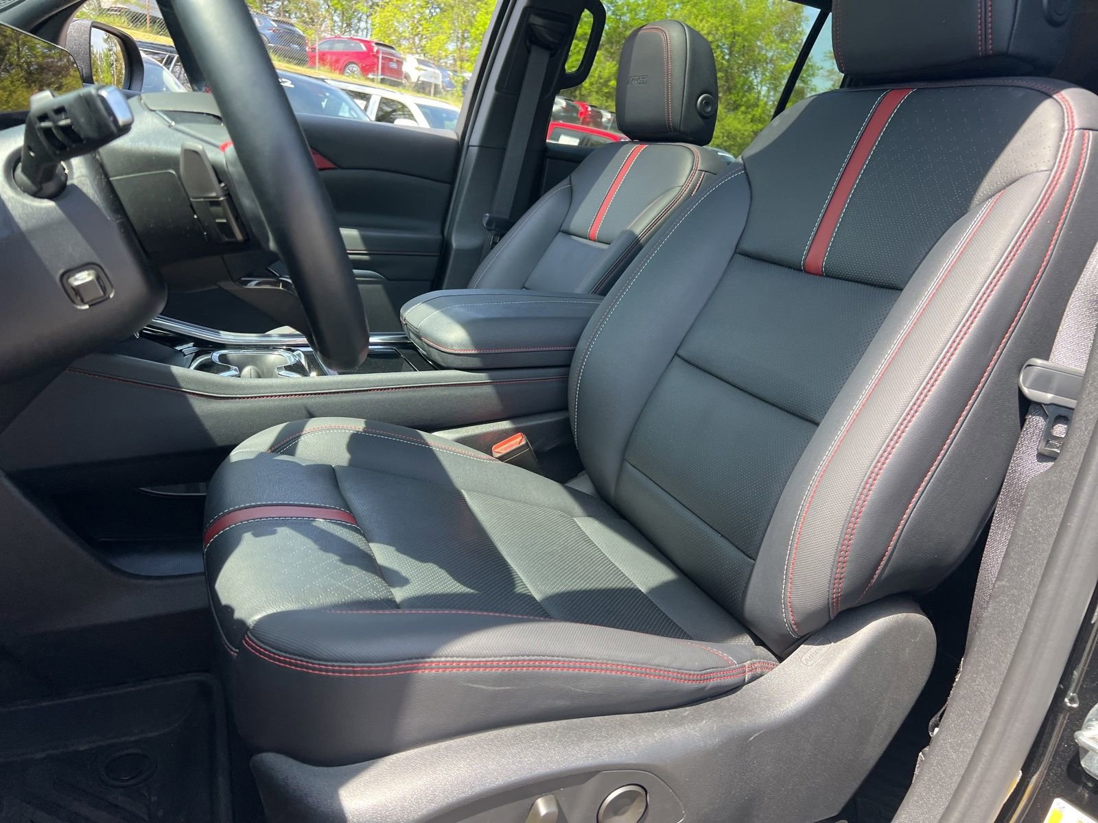 Used 2024 Chevrolet Traverse RS image 27