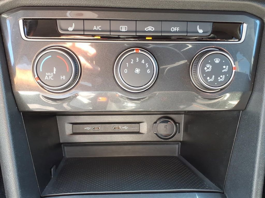 Used 2024 Volkswagen Tiguan Wolfsburg Edition image 23