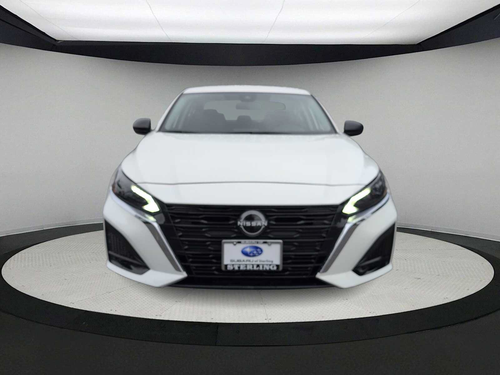 Used 2025 Nissan Altima 2.5 SV FWD image 3