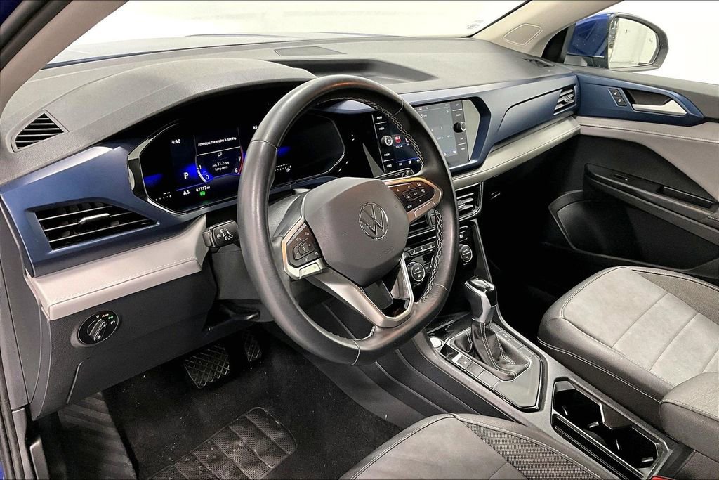 Used 2024 Volkswagen Taos SE image 16