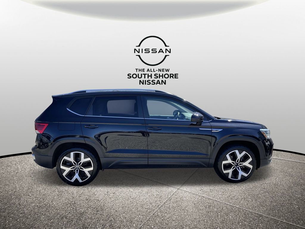 Used 2022 Volkswagen Taos SEL image 5