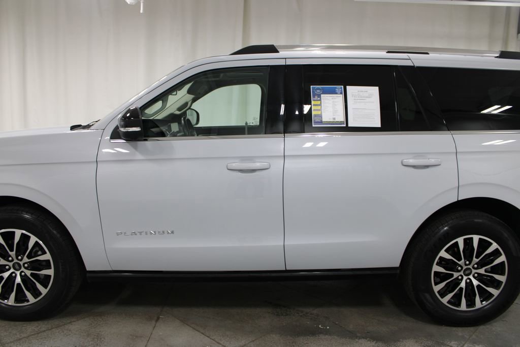 Used 2025 Ford Expedition Platinum AWD/4WD image 6