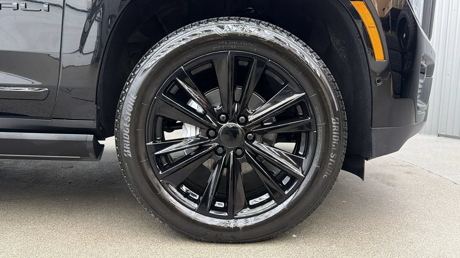 Used 2026 GMC Yukon Denali w/ Sun & Power Step Package AWD/4WD image 10
