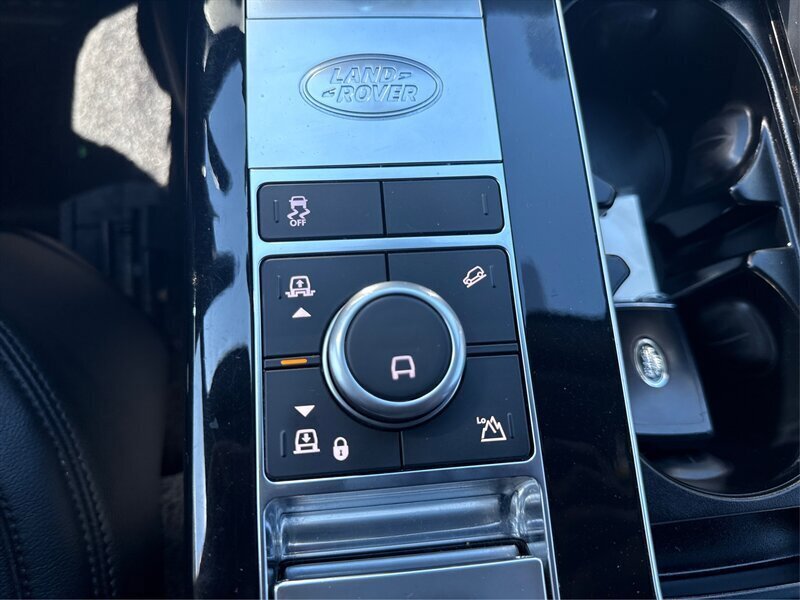 Used 2020 Land Rover Range Rover image 34