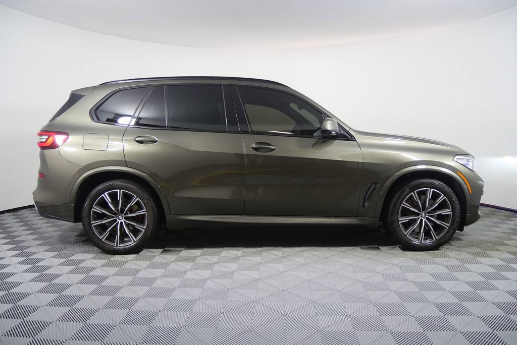 Used 2022 BMW X5 xDrive40i w/ M Sport Package image 2