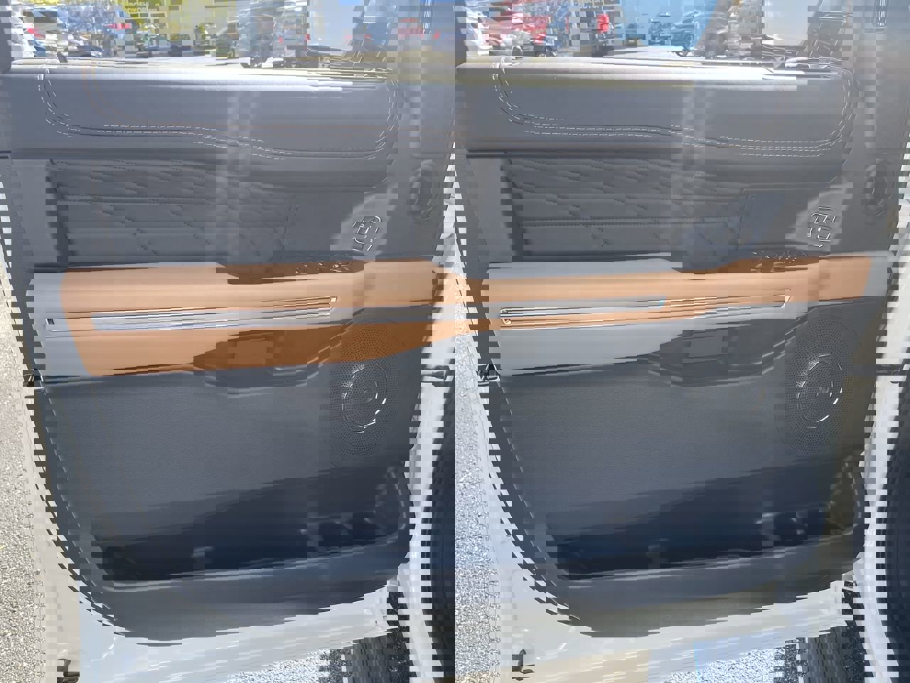 Used 2024 Ford Expedition Platinum image 23