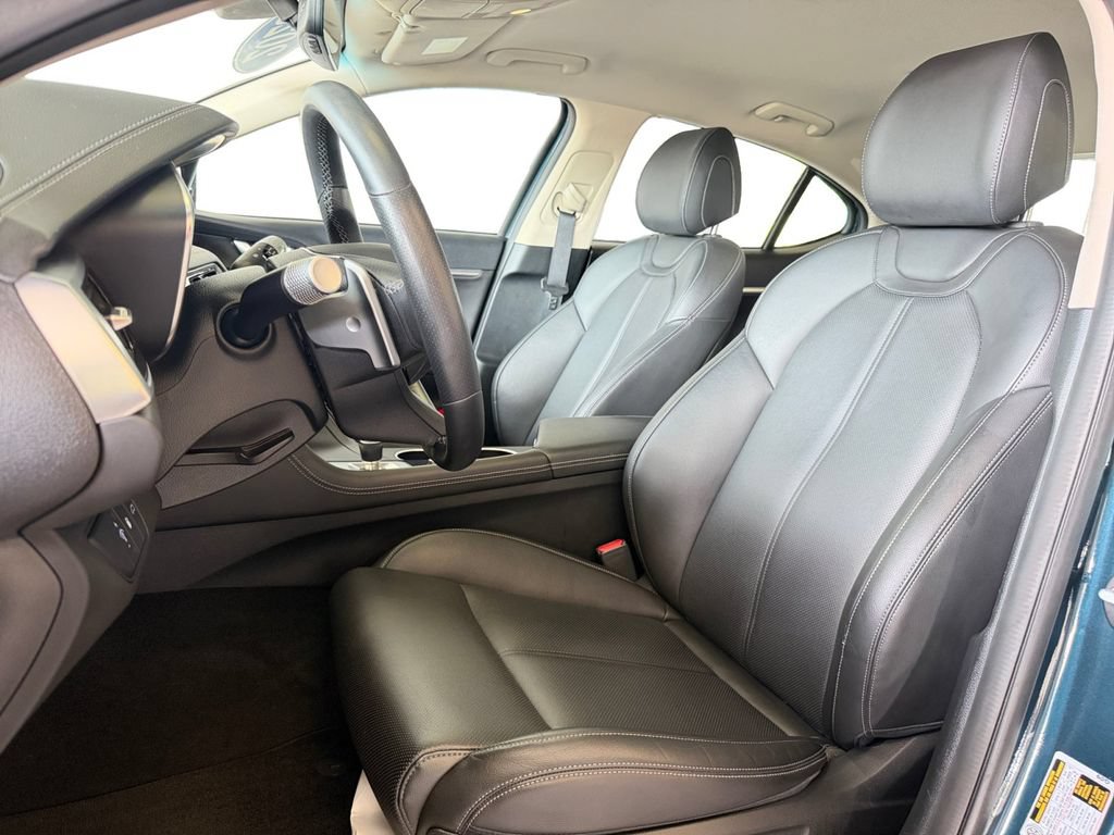 Used 2025 Genesis G70 2.5T AWD/4WD image 25